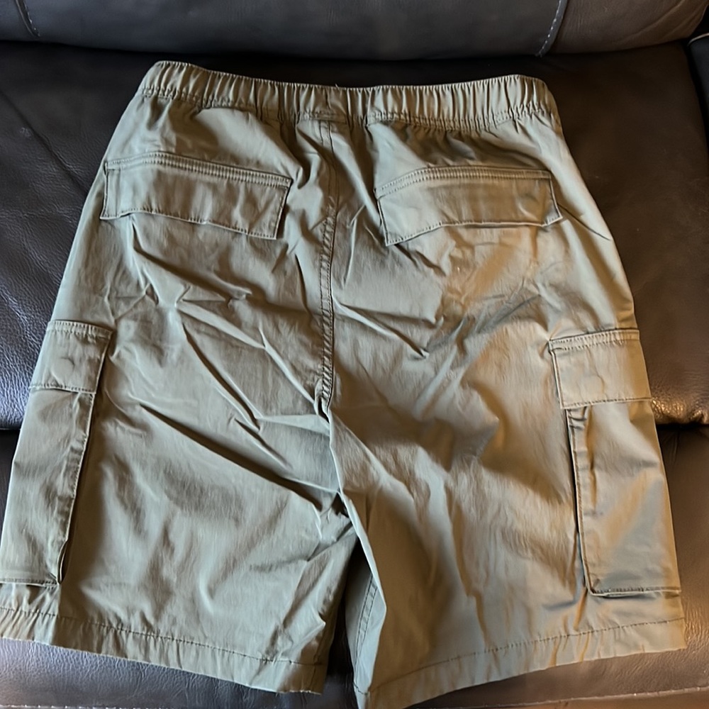 Like new - Picture 2 of 3